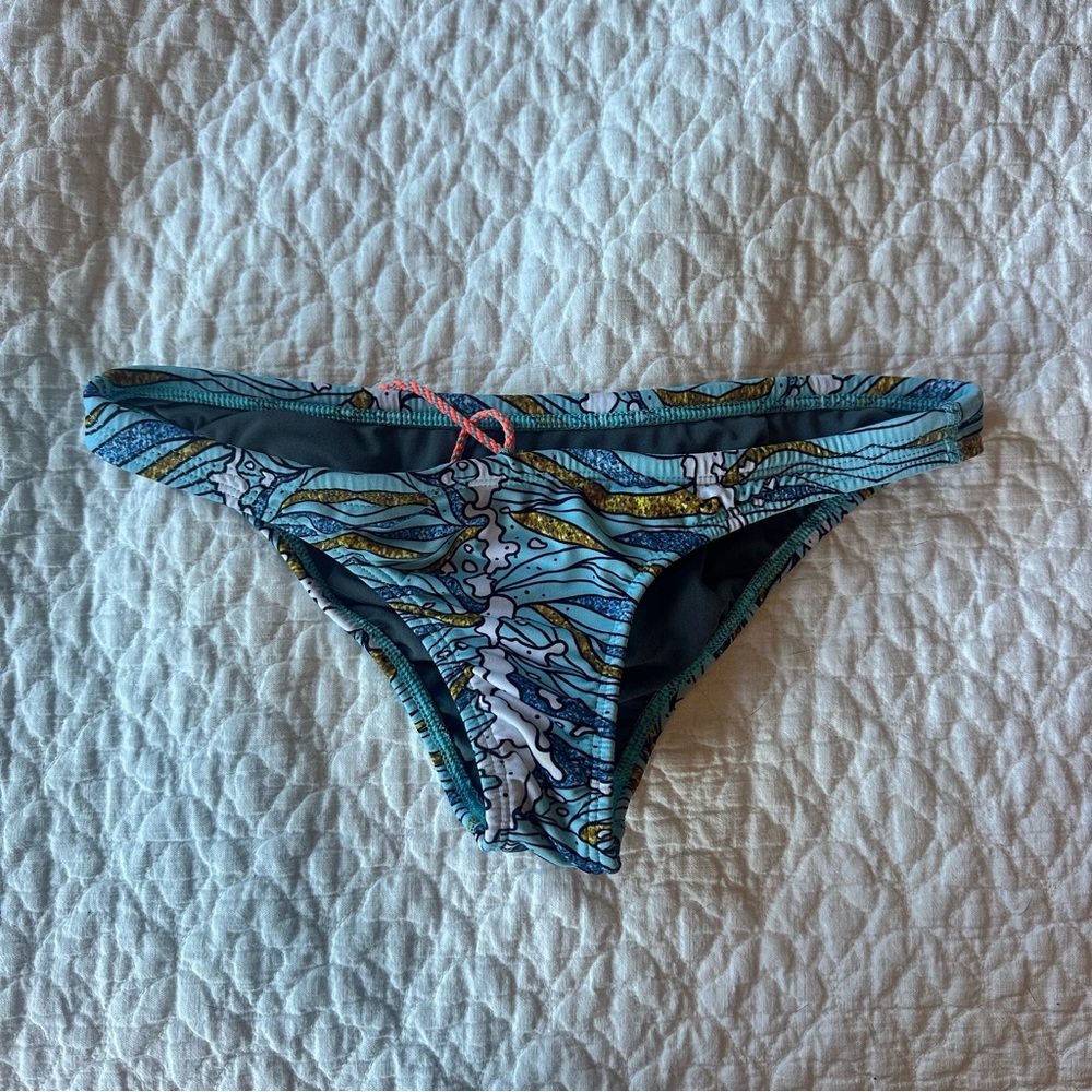 Jolyn Europe Bottom